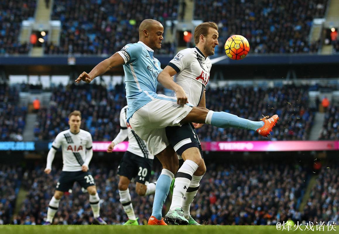 孔帕尼：凯恩与对手手臂位置相似，情况如此